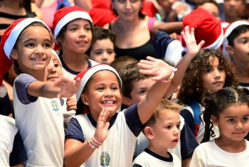 Carreta Encantada de Natal leva magia para crianças na Ceasa Campinas